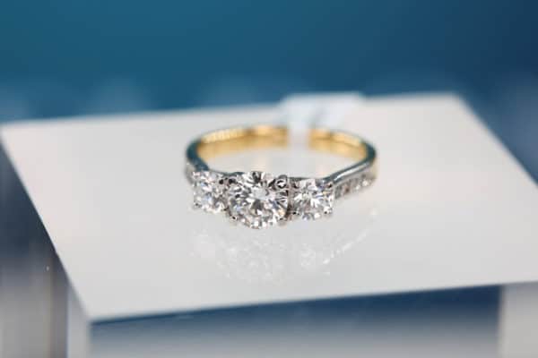 Lab grown diamond engagement ring | CM Weldon
